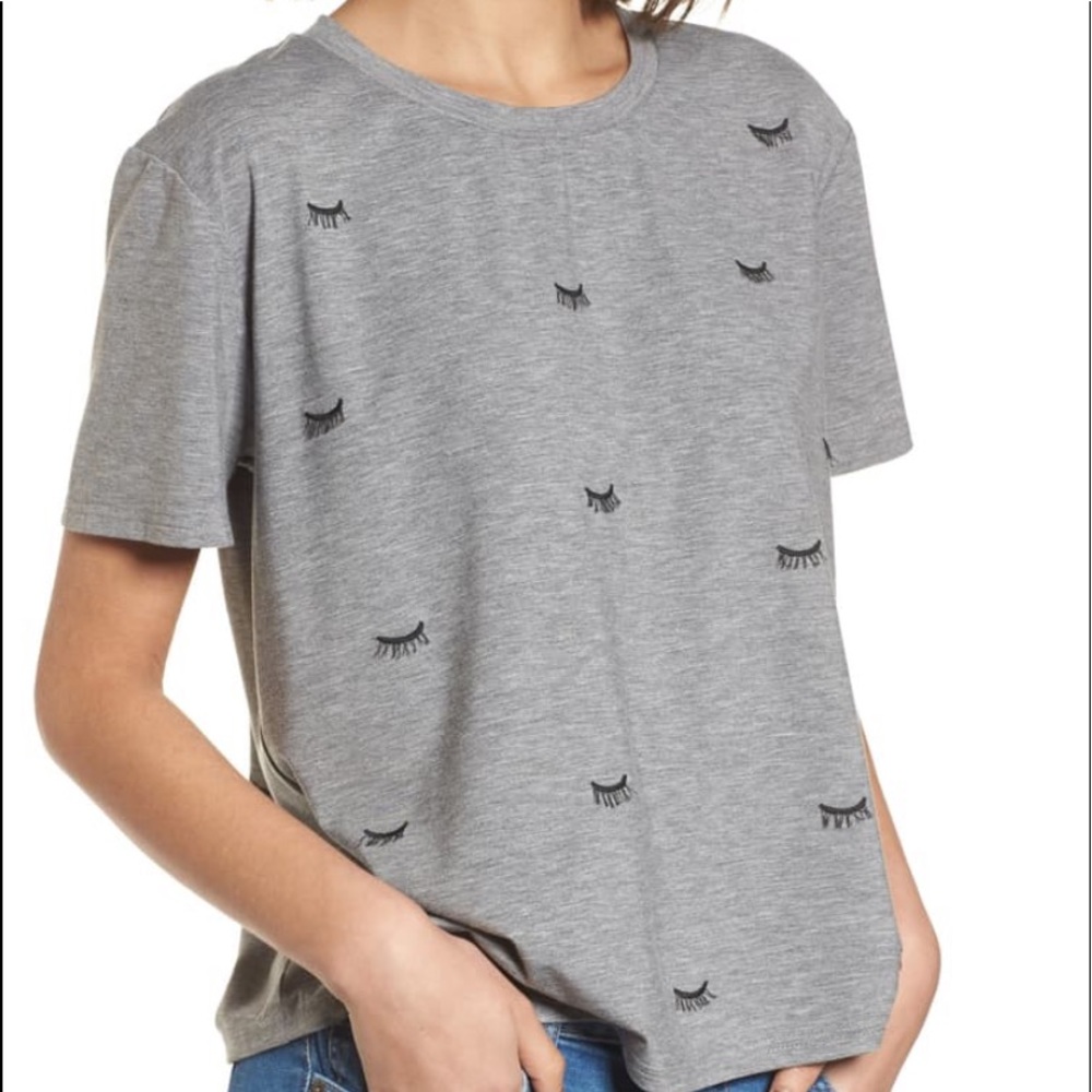 CURRENTLY IN LOVE EMBROIDERED EYELASH TEE